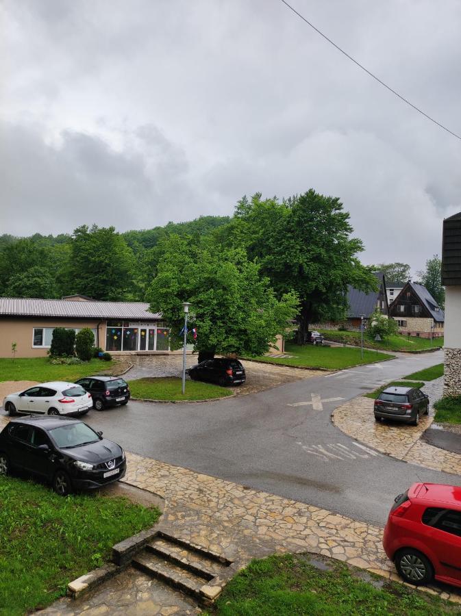 Studio Apartman Rose Lägenhet Plitvička Jezera Exteriör bild